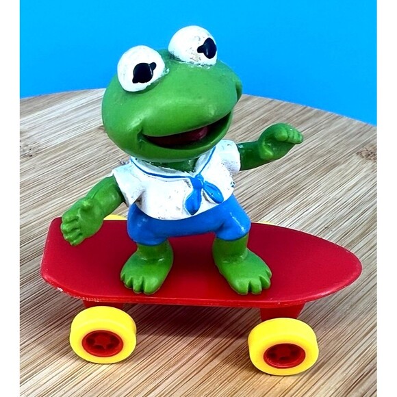 McDonald's Vintage 1986 Happy Meal Muppet Babies Kermit on Skateboard - Picture 5 of 5